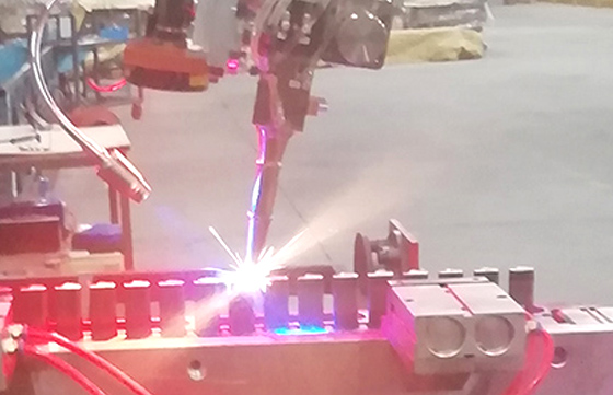 激光焊接機器人如何選擇？這有5點參考