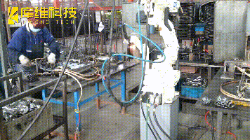 為什么要用焊接機器人,很多企業(yè)都選擇它!附案例