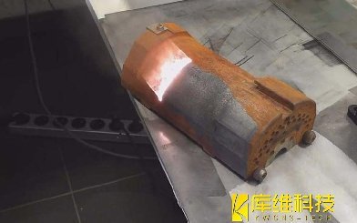 <b>激光清潔解決方案：精準(zhǔn)除污的現(xiàn)代工業(yè)革命</b>